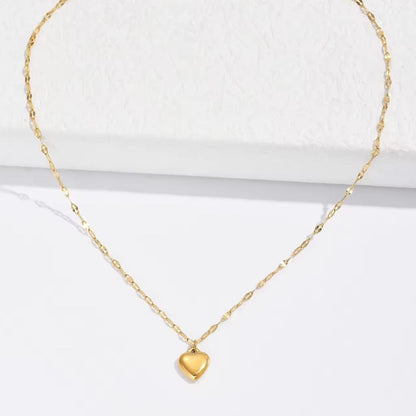 Heart pendant with lips-shape chain